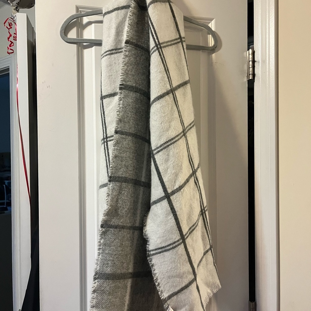 Loft scarf